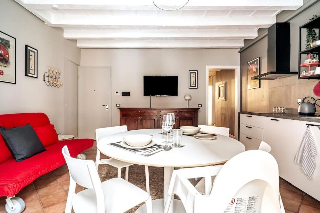 L'Atelier Del Centro: Tra Design, Storia E Fascino Apartment Brescia Bagian luar foto